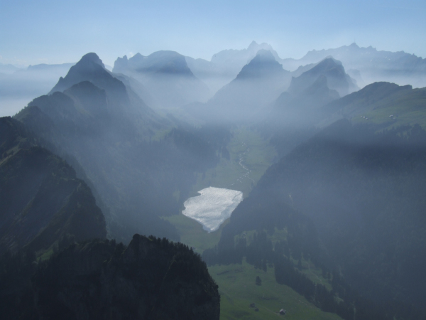 Skaliertes Bild Hoher Kasten, Blick auf den Alpstein mit Saemtisersee_2008_08_30--15-39-10.jpg 