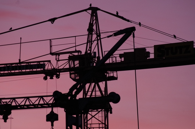 ../previews/030-Krane vor rotem Himmel_2012_12_29--08-55-44.jpeg.medium.jpeg