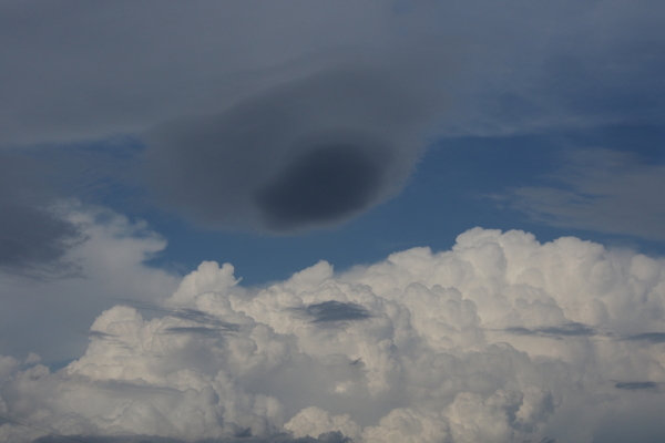 Skaliertes Bild Gewitterwolken bei Thalheim_2022_07_04--14-58-10.jpg 