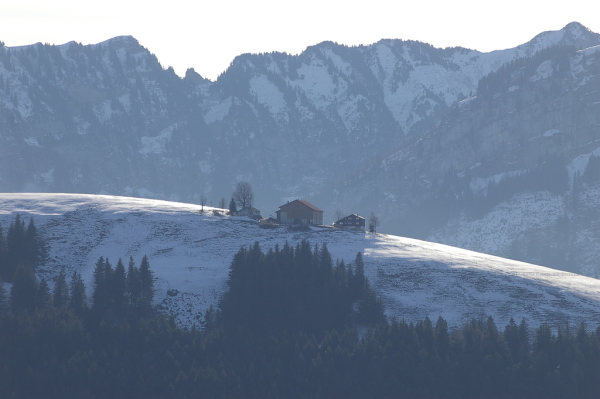 Skaliertes Bild Sicht auf den Alpstein mit Bauernhof auf Kante_2006_12_28--13-16-24.jpg 