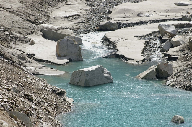 ../previews/048-Bergbach am Zervreilasee_2005_09_03--12-05-55.jpeg.medium.jpeg