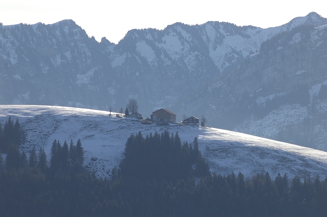 ../previews/172-Sicht auf den Alpstein mit Bauernhof auf Kante_2006_12_28--13-16-24.jpeg.medium.jpeg